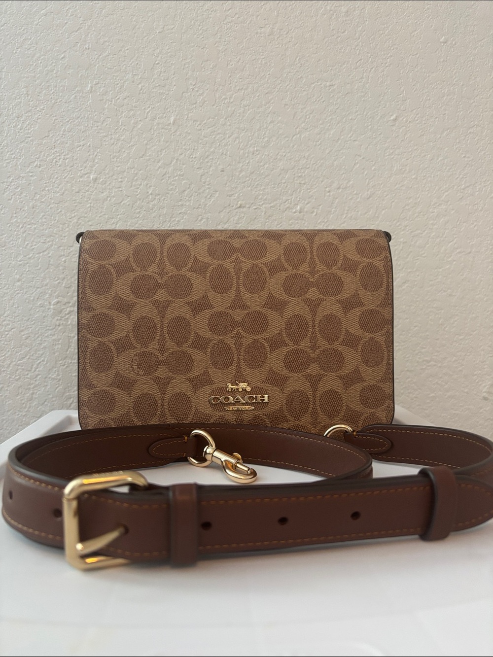 Coach Quinn Crossbody bag in signature canvas